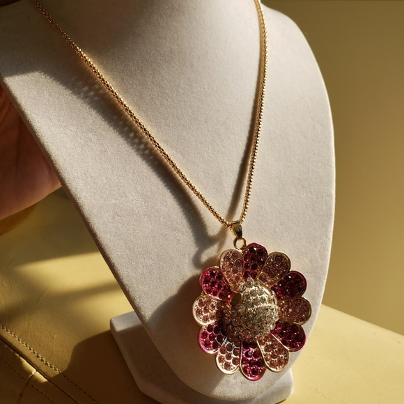 Betsey Johnson pink flower necklace,  long gold ch - Picture 5 of 9